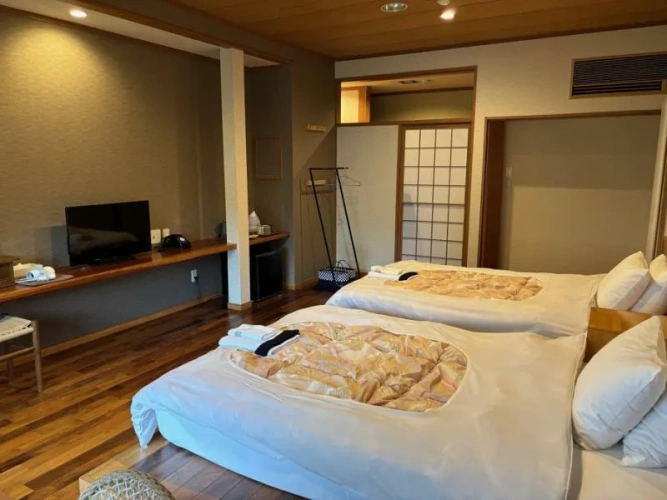 Flooring Japanese-Style Twin room