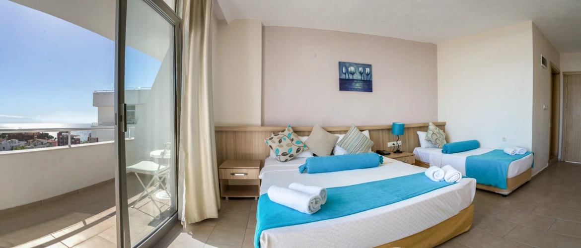 Standard Triple room