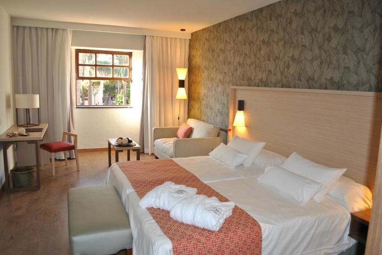Standard Triple room with balcony