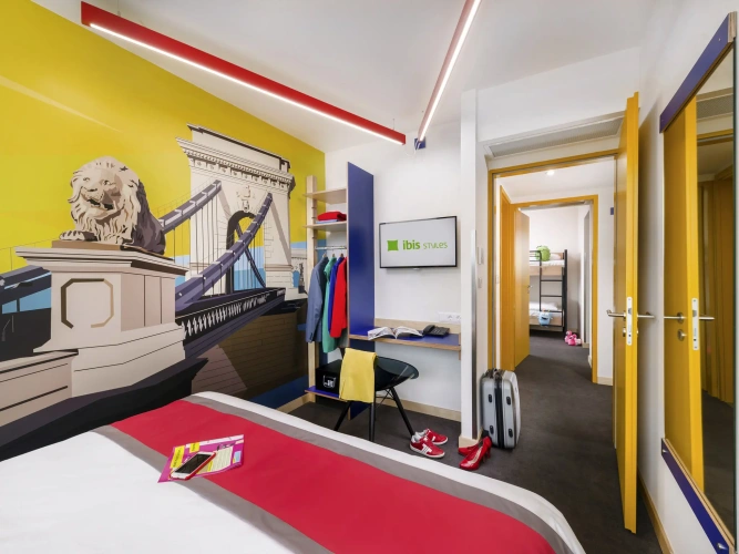 Quadruple Family Suite