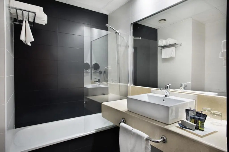 Hotel Chamartin The One photo 10