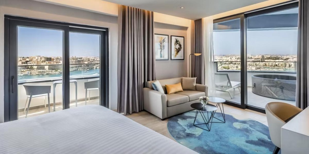 With terrace and hot tub Double Junior Suite seafront