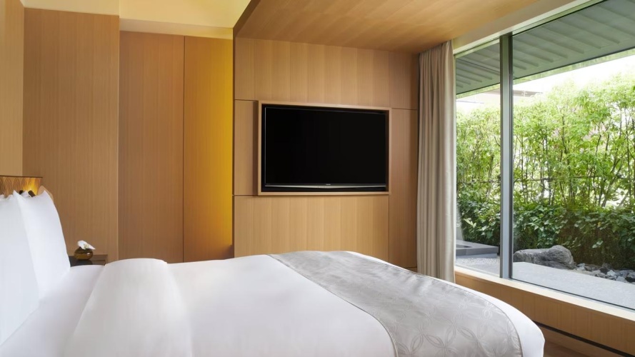 Garden Double Suite with garden view
