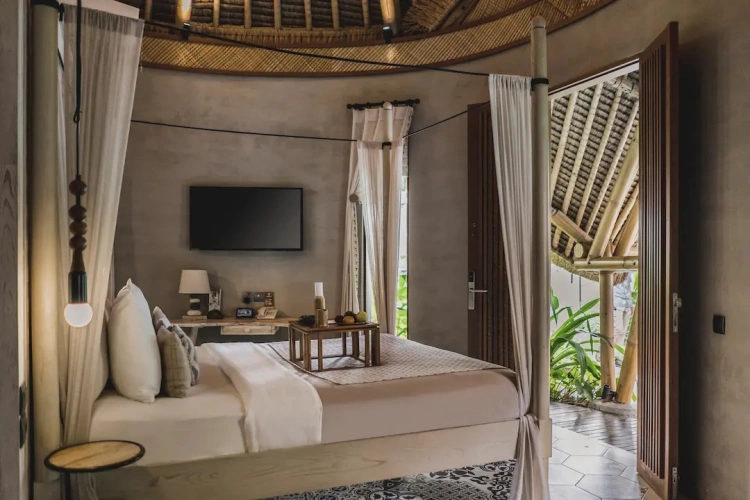 Grand Double Cottage