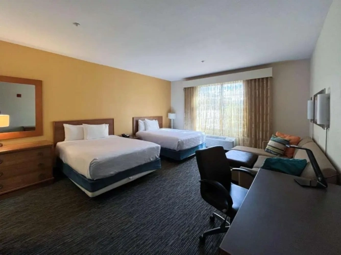 Deluxe Quadruple room