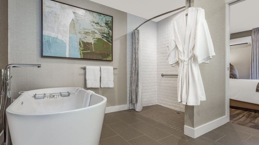 Catalina Luxury Accessible Double Suite