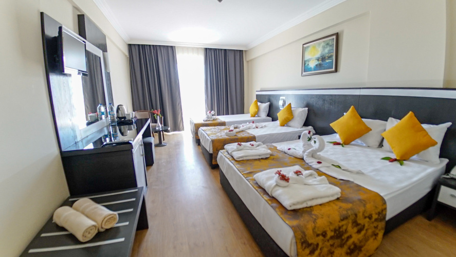 Large Quadruple room