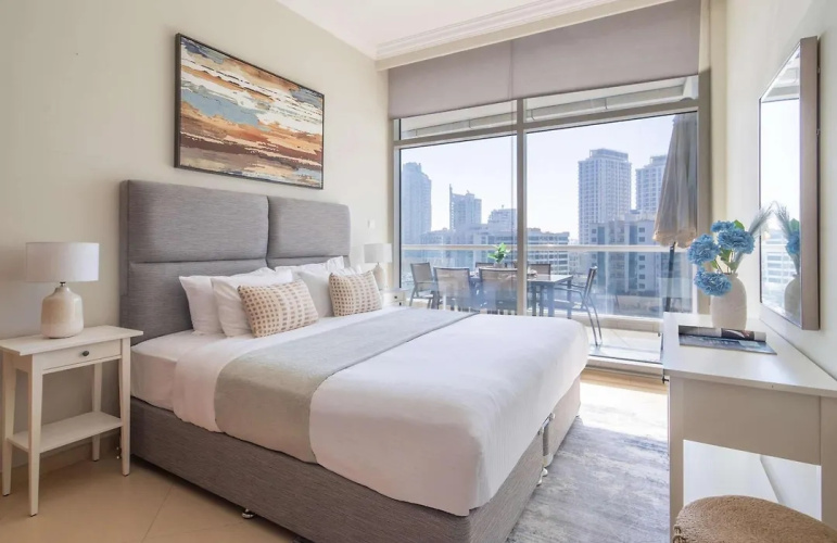 Frank Porter - Dorra Bay Apartment