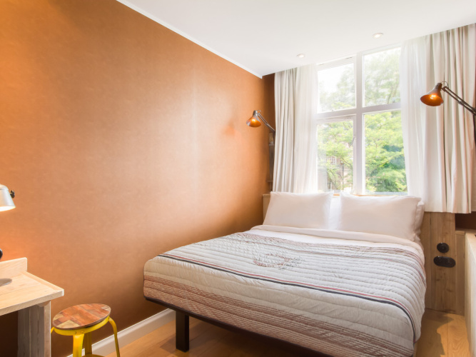 Medium Double room
