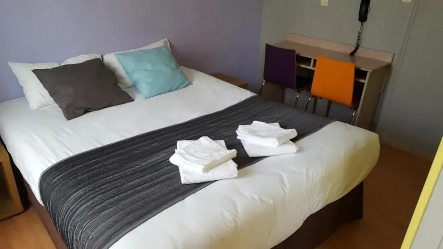 Le Montclair Montmartre by River Hostel