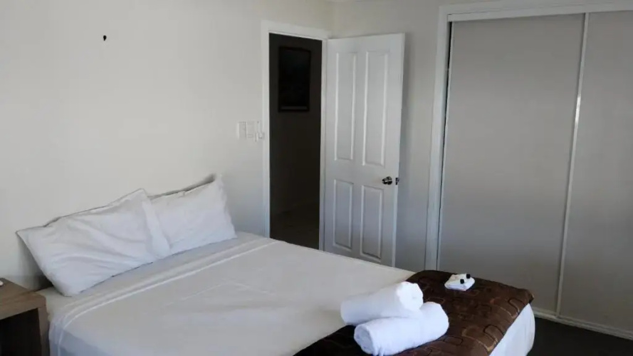 Tully Motel