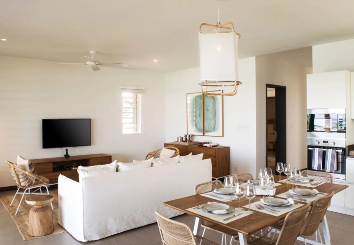 Sextuple O'Biches Apartment by Horizon Holidays beachfront