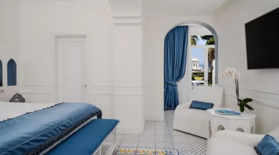 Deluxe with Outdoor Jacuzzi Double room with sea view