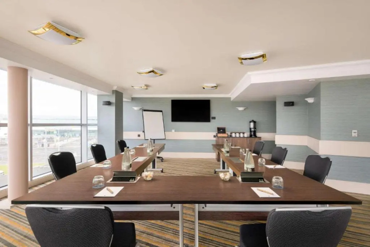 DoubleTree by Hilton Newcastle International Airport photo 22