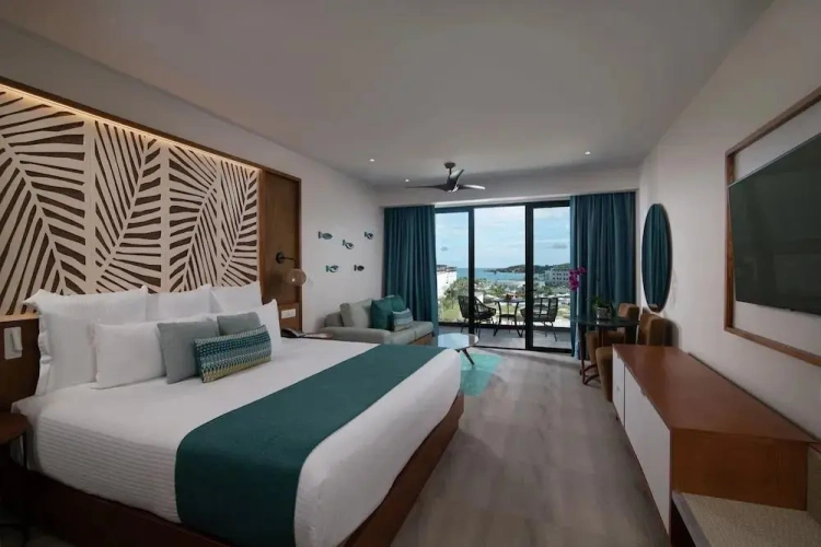 Double Junior Suite with partial ocean view