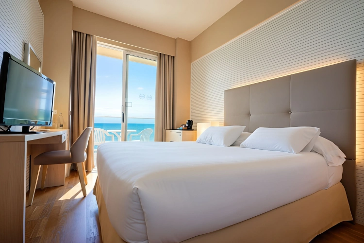Single room with sea view