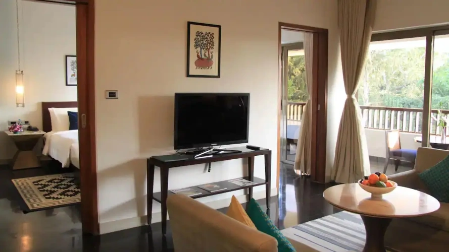 Double Club Suite with Living room with balcony and with pool view Diwa