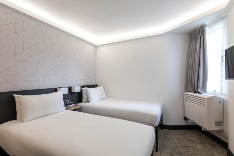 St Giles London Hotel photo 10
