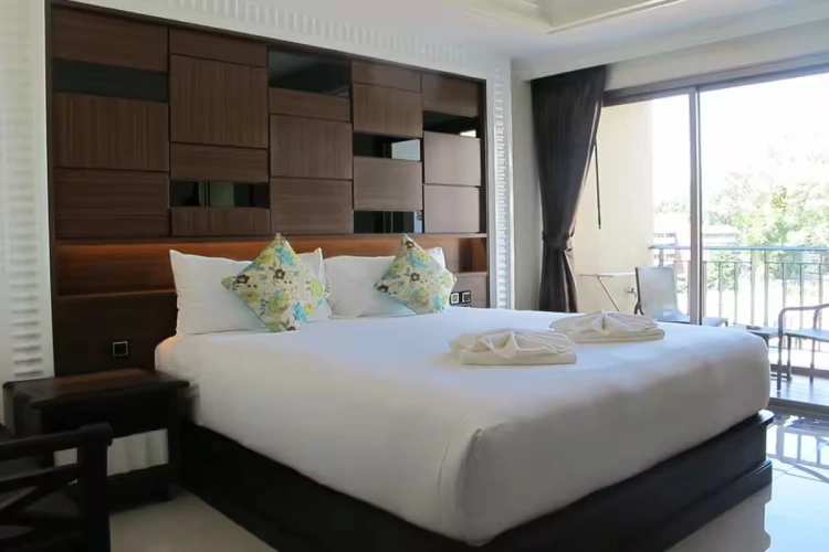 Deluxe Double room with city view
