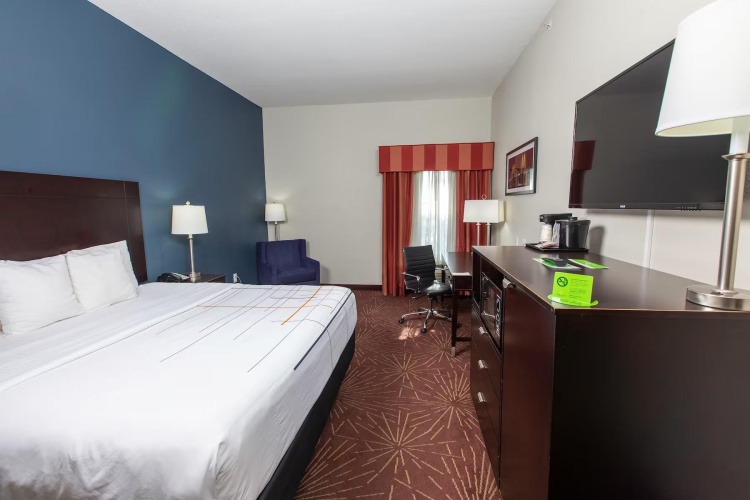 Mobility/Hearing Accessible Double room