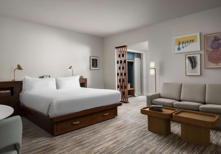 With Roll-In Shower Accessible Double room