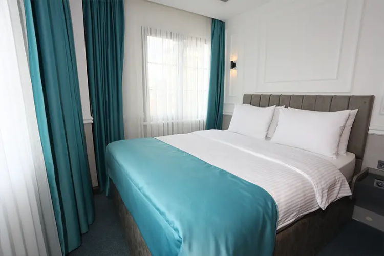 Family Double room with partial Bosphorus view