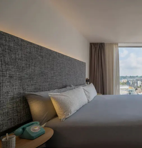 Interconnecting Townhouse Suite