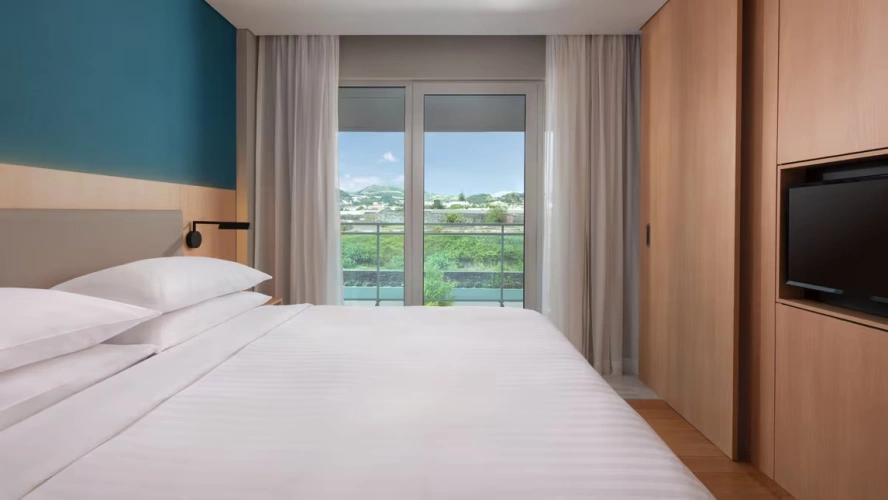 Double Junior Suite with balcony and with mountain view