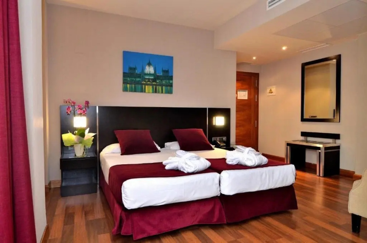 Clement Barajas Hotel