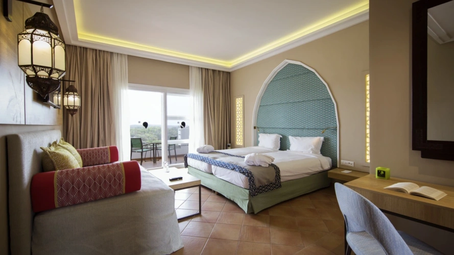 Classic Twin room with partial sea view