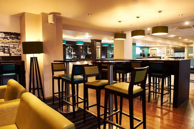 Holiday Inn Express Manchester Airport photo 21