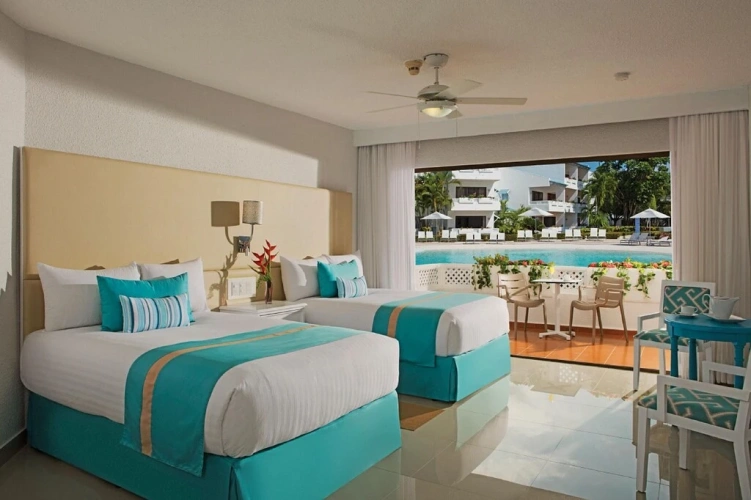 1 Bedroom Sun Club Twin Suite with pool view