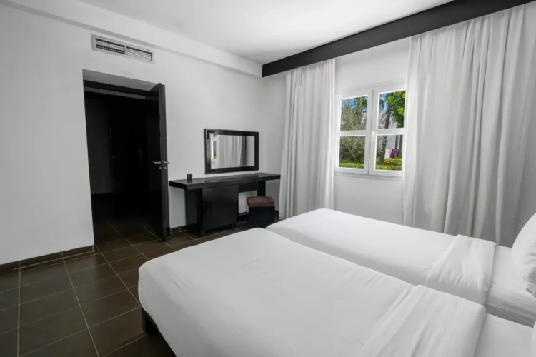 Suite with garden view
