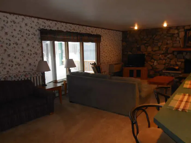 Rustic Manor Motor Lodge