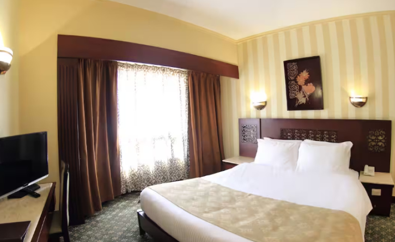 3 Bedrooms Standard Suite with city view