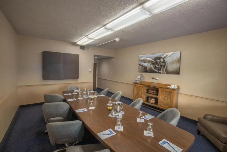 Piccadilly Inn Airport photo 16