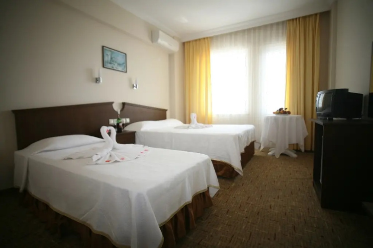 Royal Ideal Beach Hotel