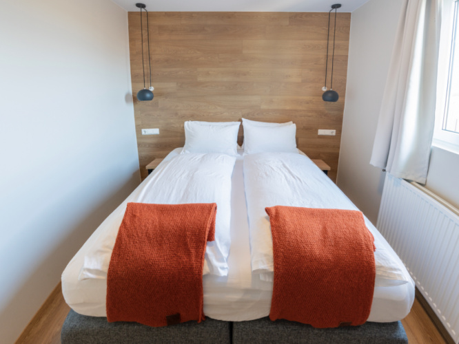 2 Bedrooms Apartment