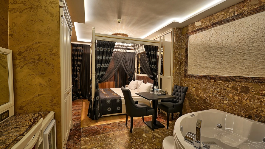 Deluxe Double Suite