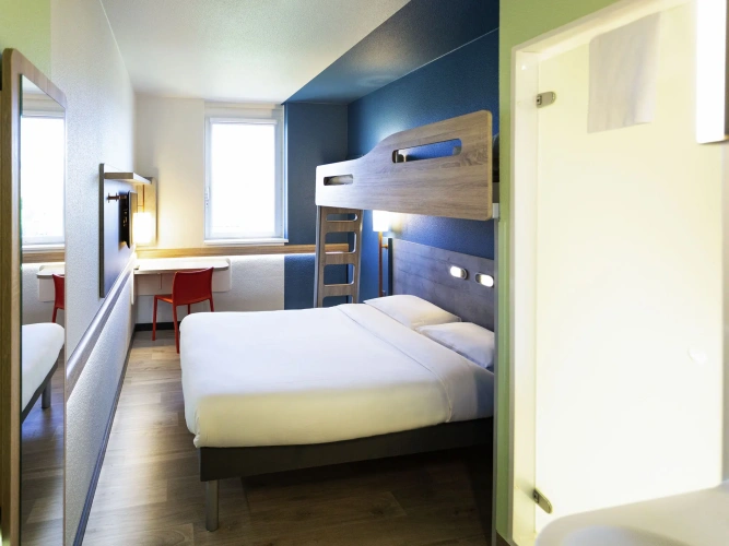 Triple room