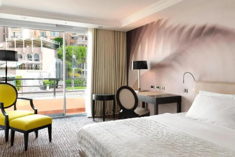 Le Meridien Beach Plaza