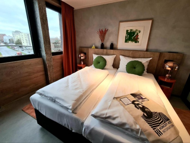 Medium Extra Double room
