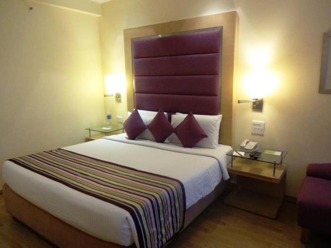 Double Club room