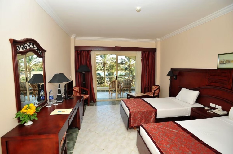 Twin room beachfront