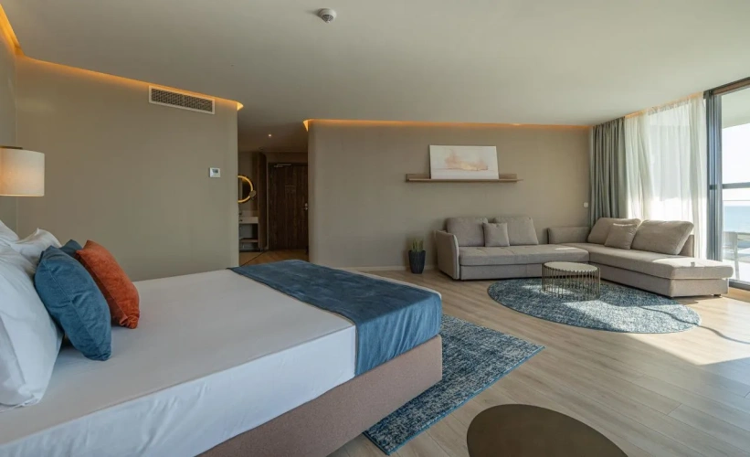 Corner Double Suite