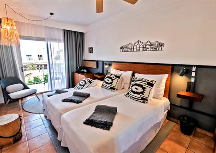 Premium Twin room with pool view
