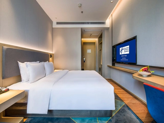 Standard Double room with city view