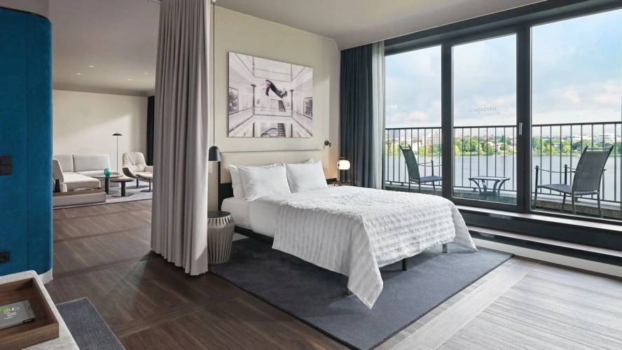 1 Bedroom Prestige Lake Double Suite with balcony and with Alster view