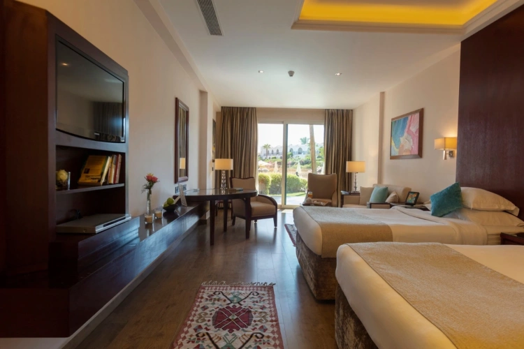 Royal Savoy Twin Junior Suite