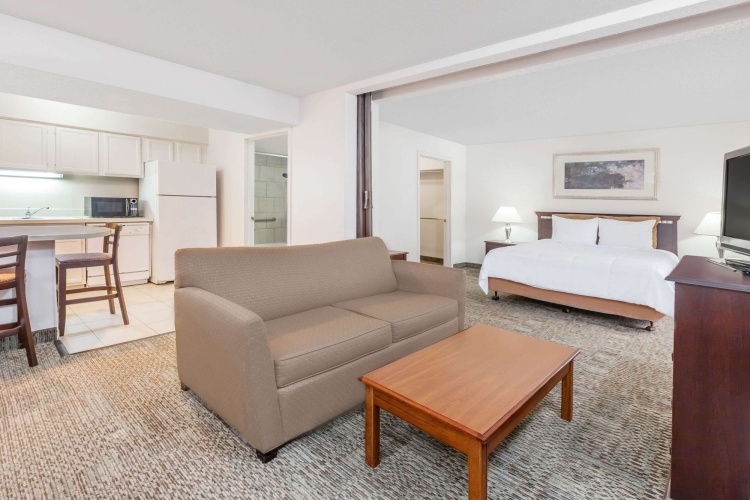 1 Bedroom Accessible Double Suite